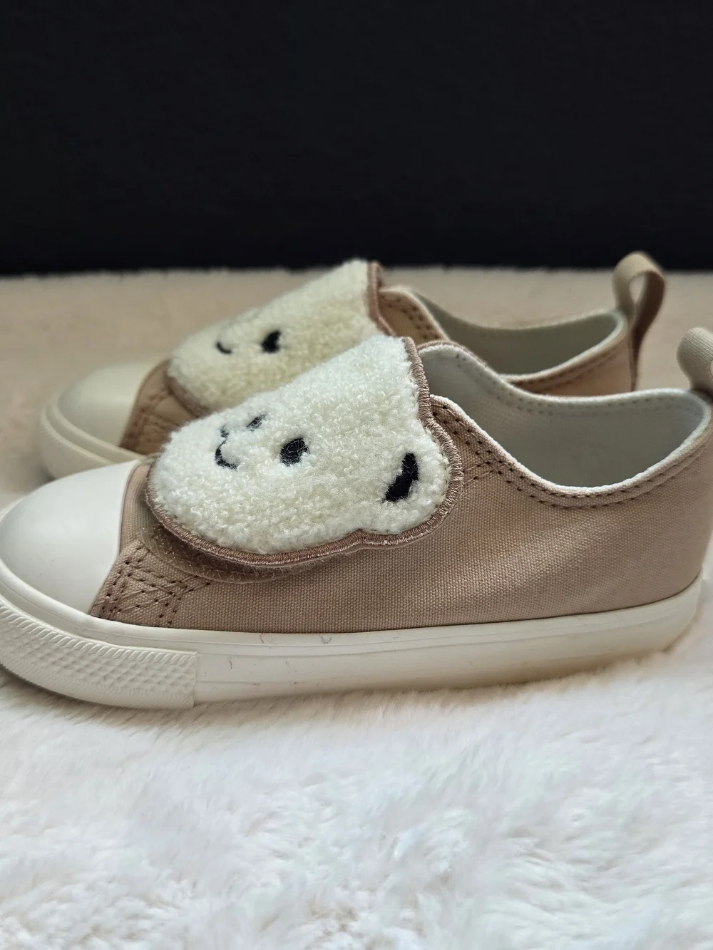 Converse Kids Beige Slip-On Sneakers with White Fuzzy Bear Accent